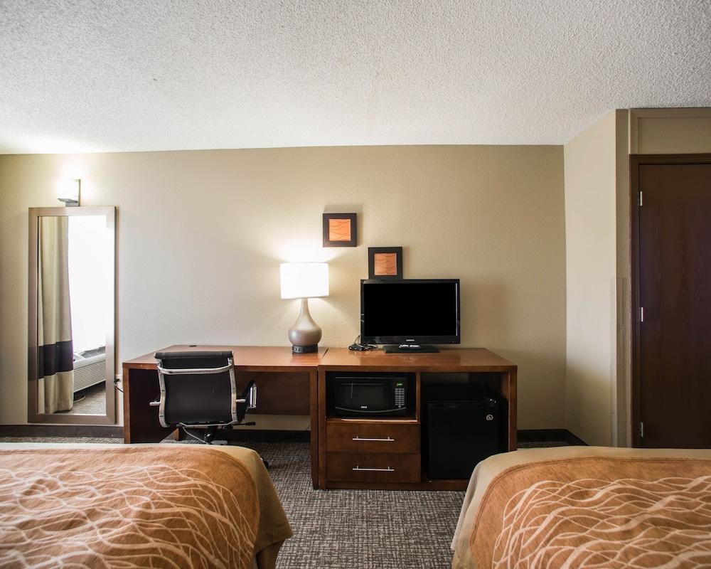 Comfort Inn&Suites St. Louis-Hazelwood Exterior foto