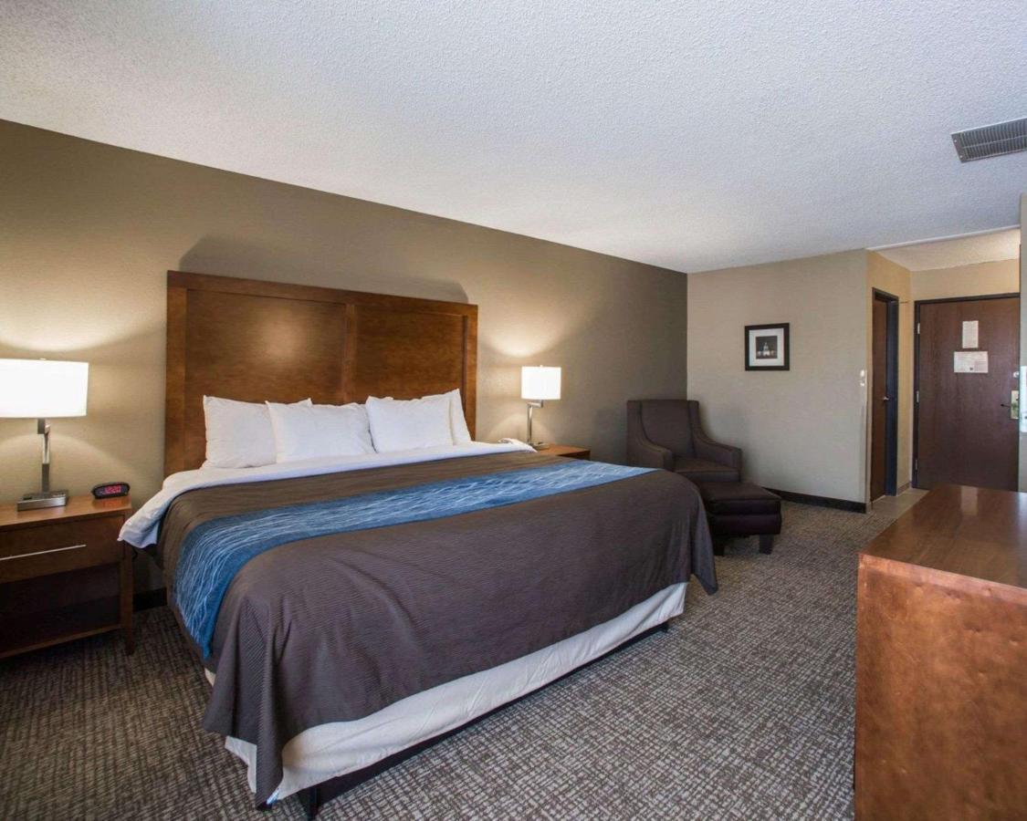 Comfort Inn&Suites St. Louis-Hazelwood Exterior foto
