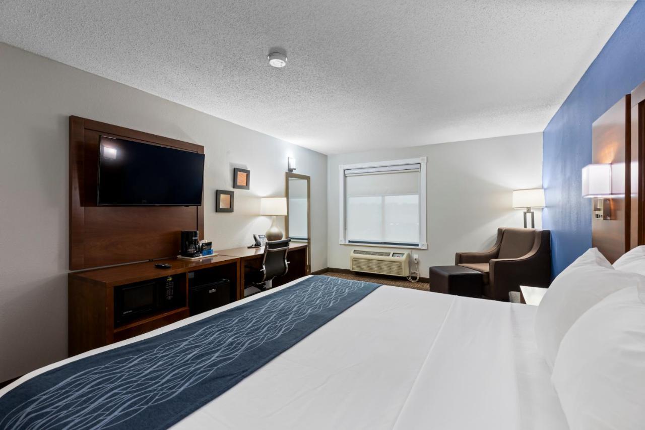 Comfort Inn&Suites St. Louis-Hazelwood Exterior foto