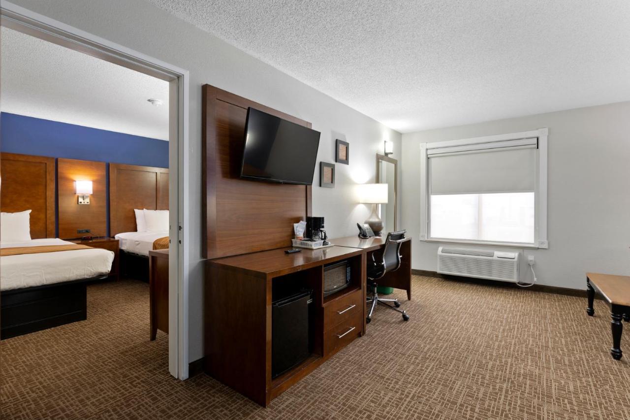 Comfort Inn&Suites St. Louis-Hazelwood Exterior foto
