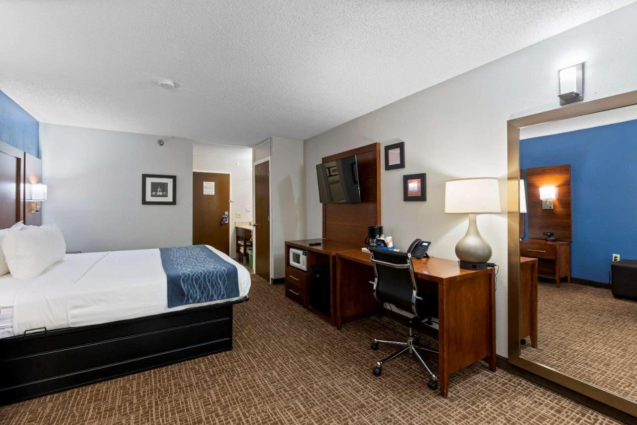 Comfort Inn&Suites St. Louis-Hazelwood Exterior foto