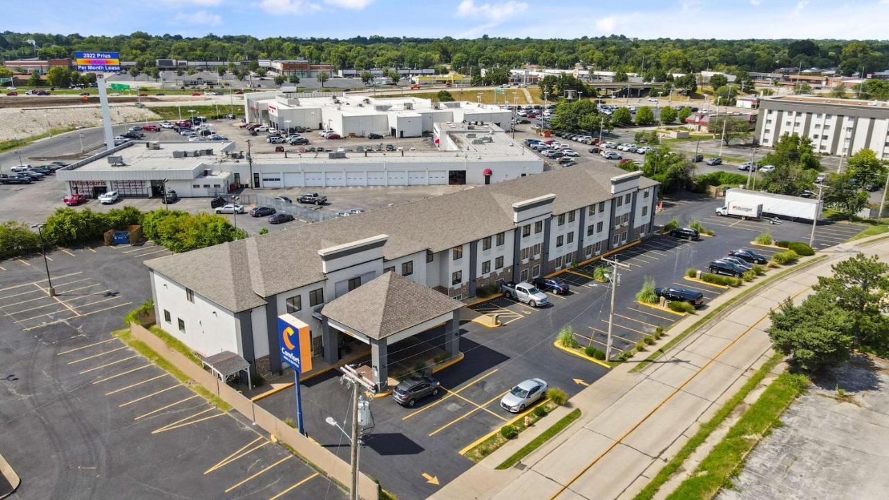 Comfort Inn&Suites St. Louis-Hazelwood Exterior foto