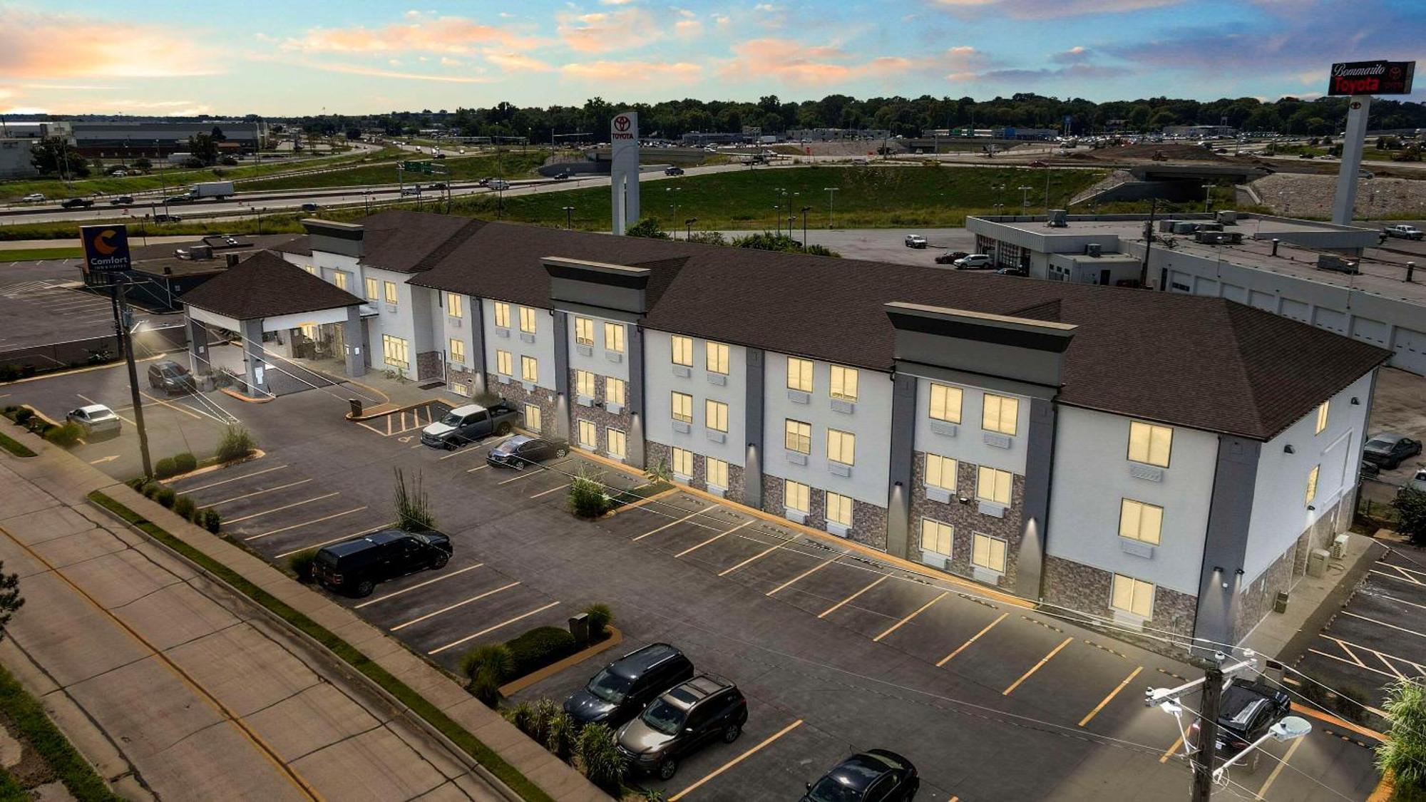 Comfort Inn&Suites St. Louis-Hazelwood Exterior foto