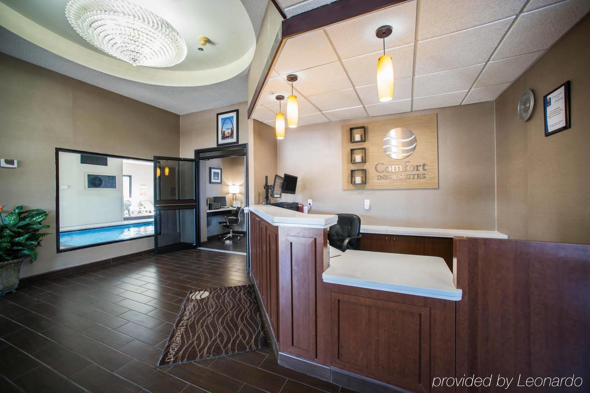 Comfort Inn&Suites St. Louis-Hazelwood Exterior foto