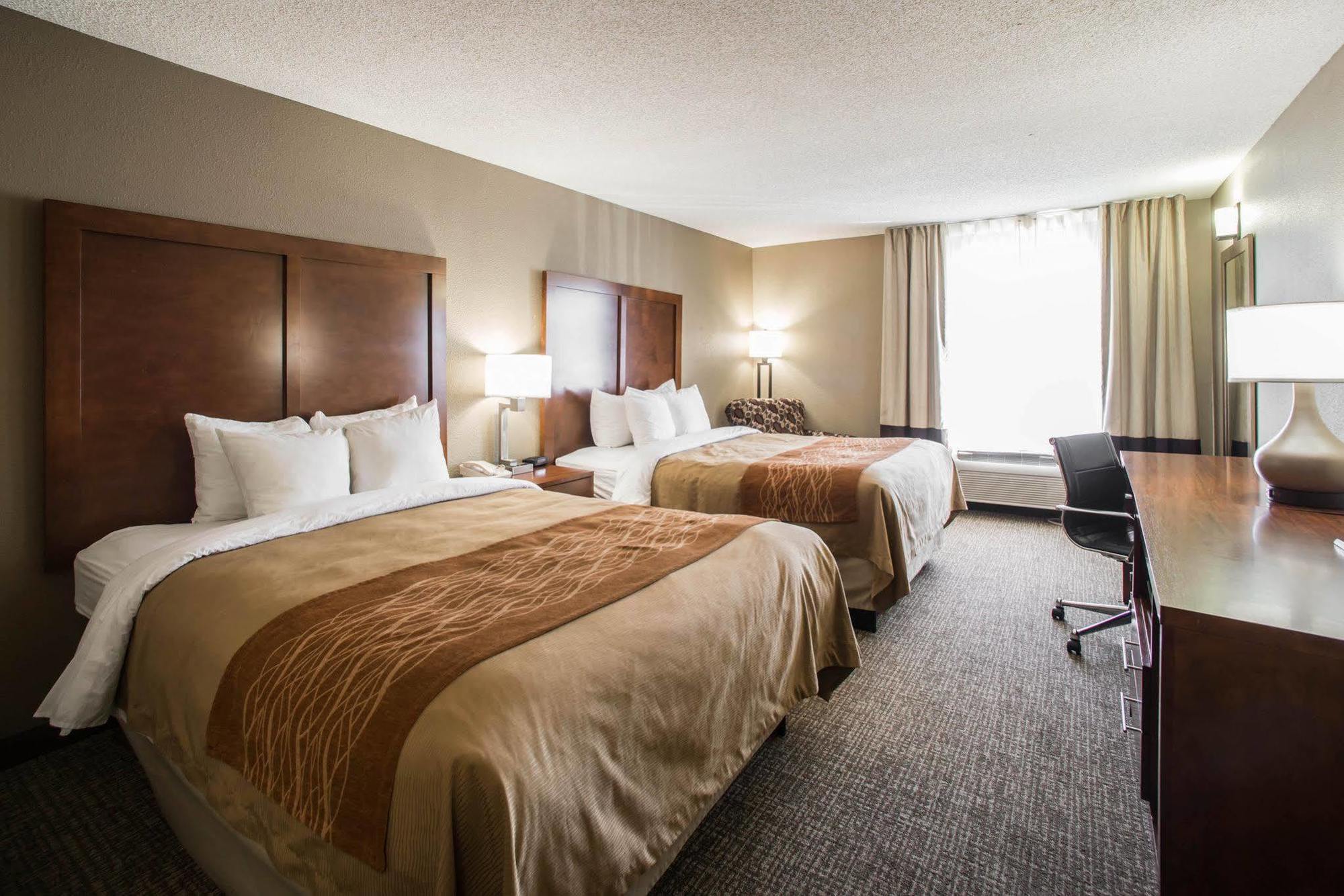 Comfort Inn&Suites St. Louis-Hazelwood Exterior foto
